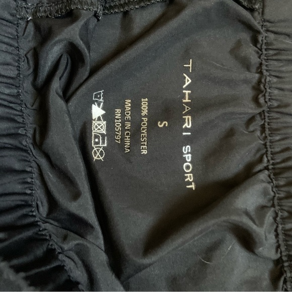 Women’s size small Tahari Sport shorts - Picture 2 of 5